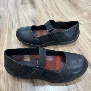Born Women’s Size 7.5 US/38.5 EU Black Leather Connie Mary Jane Flats Comfort